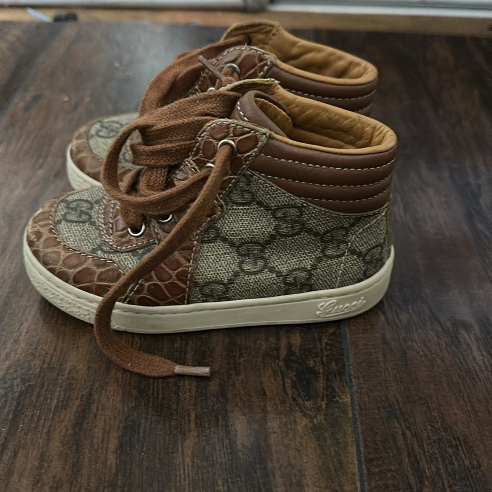 Authentic Gucci Kids Leather High Top Web Toddler Sneakers. - Picture 3 of 6